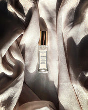 Afbeelding in Gallery-weergave laden, Istanbul Eau de Parfum 12 ml
