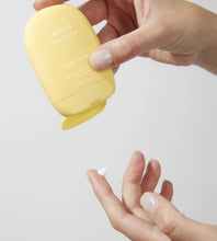 Afbeelding in Gallery-weergave laden, Set Hand Sanitizer Healing Chrysants + Hand Cream Coco Cooler
